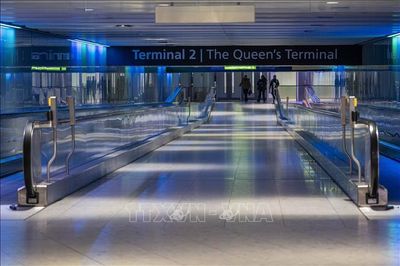 Sự cố vỡ đường ống nước ảnh hưởng đến hoạt động của sân bay Heathrow