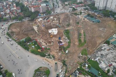 Nút giao Phạm Tu - đường 70 được 'thay áo', trụ cầu mọc lên, công trường tăng tốc