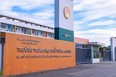 Sáng nay, thí sinh chuyên Tuyên Quang hoàn tất bài thi tốt nghiệp
