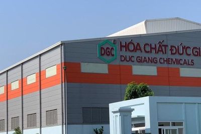 Hoá chất Đức Giang tiếp tục thay Tổng Giám đốc