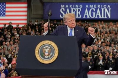 Ông Trump gây sốc khi tuyên bố biến eo biển Hormuz thành lãnh thổ Mỹ