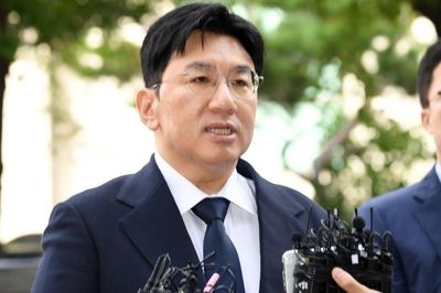 Vụ điều tra Bang Si Hyuk và HYBE xuất hiện bước ngoặt mới, tài sản giá trị lớn bị phong tỏa