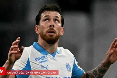 Hojbjerg bị tước băng đội trưởng Marseille, sau khi từ chối Newcastle