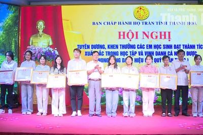 Họ Trần Thanh Hóa tuyên dương 92 học sinh đạt thành tích cao