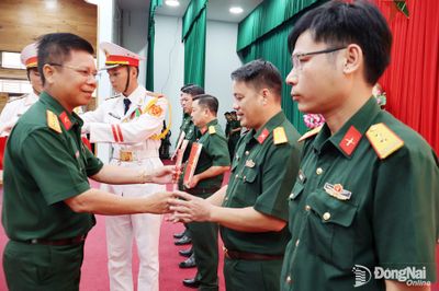 Xây dựng quân đội tinh, gọn, mạnh