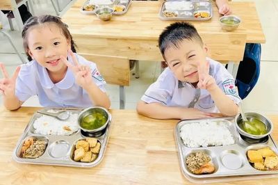 Bữa ăn bán trú năm học mới sẽ được kiểm soát ra sao sau chỉ đạo mới của Thủ tướng?