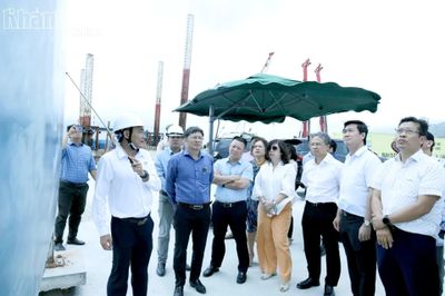 Bộ Xây dựng khảo sát thực địa phục vụ thẩm định Quy hoạch chung đô thị Khánh Hòa