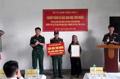 Bàn giao nhà tình nghĩa tặng cựu quân nhân tại phường Cầu Thia