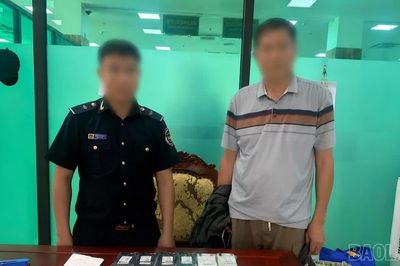 Hải quan Cửa khẩu Quốc tế Lào Cai phát hiện 03 vụ vận chuyển 34 điện thoại không khai báo