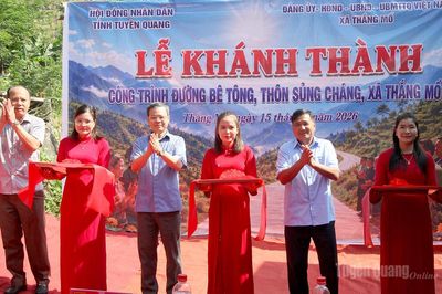 Lãnh đạo HĐND tỉnh dự lễ khánh thành đường giao thông và kiểm tra dự án trường nội trú liên cấp xã Thắng Mố