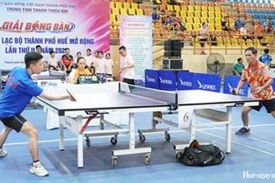 Hơn 320 vận động viên tranh tài tại Giải Bóng bàn các CLB thành phố mở rộng