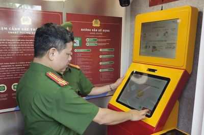 Hà Nội: Thí điểm 'Trạm Cảnh sát thông minh' ứng dụng AI, nhận tin báo tội phạm và gọi SOS