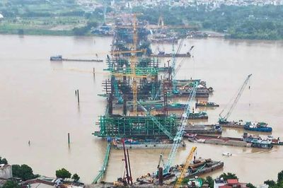 Hà Nội điều chỉnh giao thông nhiều tuyến đường phục vụ thi công cầu Trần Hưng Đạo