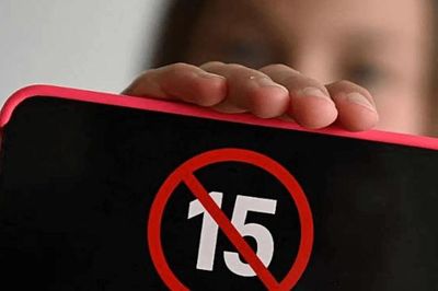Pháp bác dự luật cấm trẻ dưới 15 tuổi sử dụng mạng xã hội