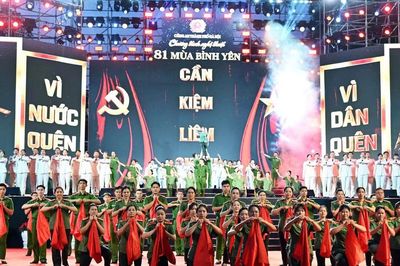Rộn ràng trải nghiệm cùng Công an Thủ đô, sẵn sàng cho '81 Mùa Bình Yên'
