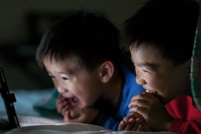 Xem nhiều livestream, streamer độc hại, trẻ có nguy cơ bị 'trơ lì cảm xúc'