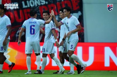 Thái Lan thắng áp đảo Singapore, rộng cửa vào Chung kết ASEAN Cup