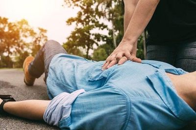 Nam sinh 19 tuổi đột ngột qua đời sau cơn đột quỵ: Bác sĩ cảnh báo nguy cơ tiềm ẩn ở người trẻ