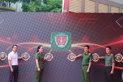 Hà Nội: Ra mắt mô hình Kiosk Trạm Cảnh sát thông minh