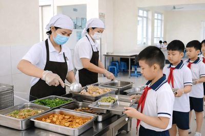 Thủ tướng yêu cầu trường học công khai bữa ăn của học sinh