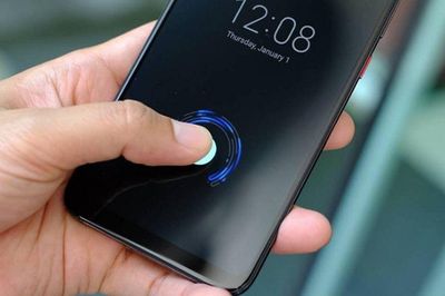 Tại sao bạn không nên dùng vân tay để mở khóa điện thoại?