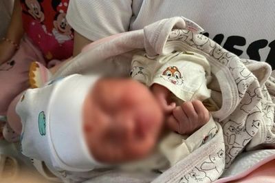 Bé gái sơ sinh bị bỏ rơi trước cổng chùa ở Huế