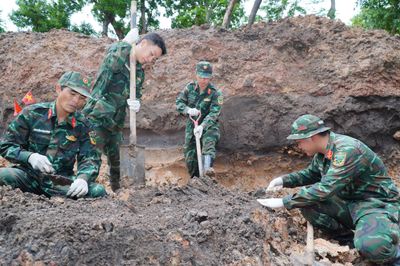 Thêm 6 hài cốt liệt sĩ được tìm thấy tại Công viên Lê Thị Riêng