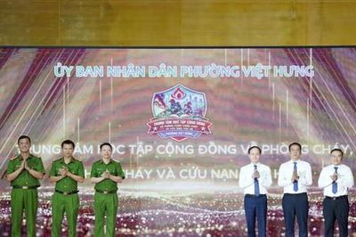 Ra mắt Trung tâm học tập cộng đồng về PCCC và CNCH phường Việt Hưng