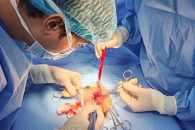 Nam sinh 15 tuổi bị vỡ tinh hoàn, đừng chủ quan với chấn thương vùng bìu