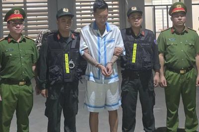 Khởi tố Huấn Hoa Hồng và nhiều đối tượng