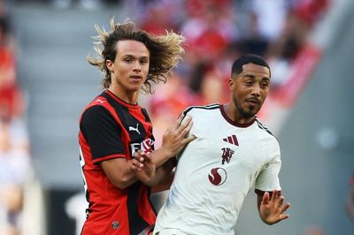 Milan bóc trần điểm yếu chưa được sửa của MU