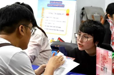 Thị trường lao động nửa cuối năm 2026: Đầu việc tăng, tuyển người vẫn khó
