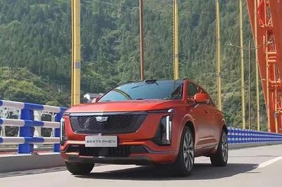 [GALLERY] Cadillac XT5 PHEV tiết kiệm xăng, công nghệ lái bán tự động xịn sò