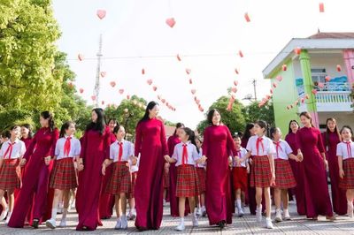 Trường Tiểu học Tân Dân vinh dự được tặng thưởng Huân chương Lao động hạng Nhì