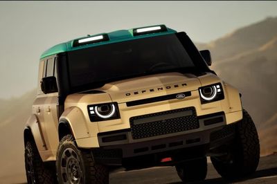 Land Rover đưa xe đua địa hình ra phố với Defender bản giới hạn