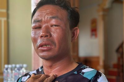 Hơn 10 giờ lênh đênh giữa biển, người đàn ông nghĩ đến vợ con để gắng sức trở về
