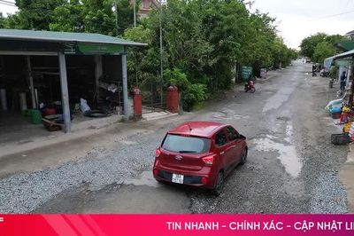Đường xuống cấp, hiểm nguy rình rập