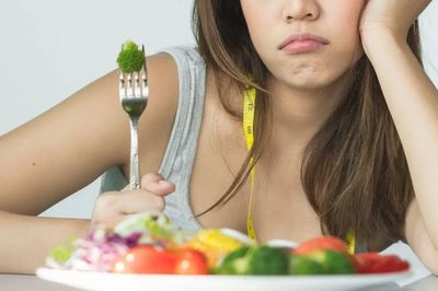 3 kiểu ăn uống dễ khiến cơ thể quá tải mà nhiều người không nhận ra