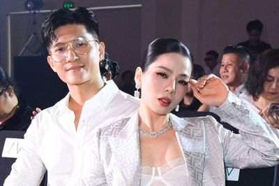 Tuyên bố của bạn trai kém 12 tuổi khi Lệ Quyên đón tin vui
