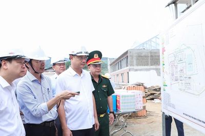 Bí thư Thành ủy Lê Ngọc Quang kiểm tra tiến độ xây dựng Trường Phổ thông nội trú liên cấp Tiểu học - THCS Đắc Pring
