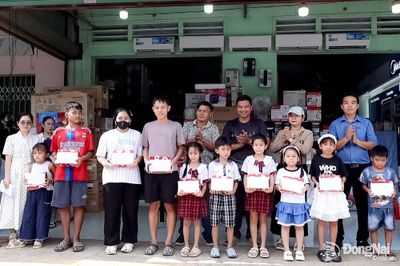 Tiếp sức con công nhân lao động xa quê đến trường