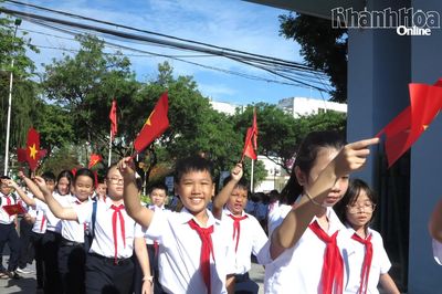 Học sinh Khánh Hòa tựu trường sớm nhất ngày 24-8