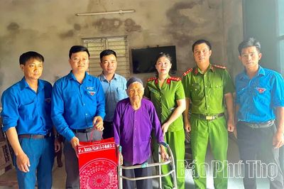 Dấu ấn tuổi trẻ trong mùa hè tình nguyện ở Dân Chủ