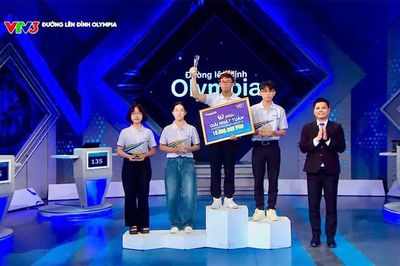 Em Nguyễn Hà Bình giành vòng nguyệt quế cuộc thi tuần Đường lên đỉnh Olympia năm thứ 26