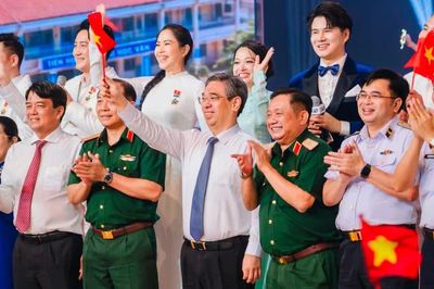 Hơn 55 tỷ đồng gửi trọn nghĩa tình đến biên giới, biển, đảo Tổ quốc