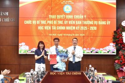 Bộ Tài chính công bố các quyết định về công tác cán bộ tại Học viện Tài chính