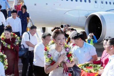 Quảng Trị đón những vị khách đầu tiên trên chuyến bay Cam Ranh - Đồng Hới