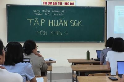 Năm học mới: Đủ trường lớp, giảm áp lực cho học sinh