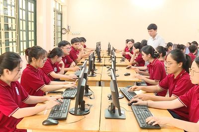 Hà Nội giảm áp lực thi cử cho học sinh trong năm học mới