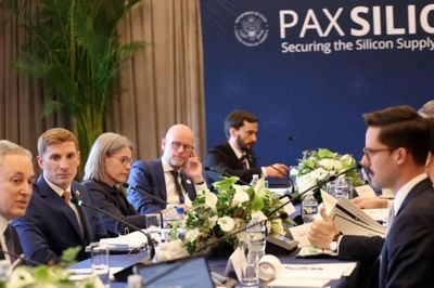 Pax Silica: Mỹ muốn đối tác chọn phe trong cuộc đua AI với Trung Quốc